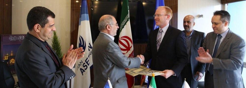 Aseman Signs Deal With Boeing for 60 Jets