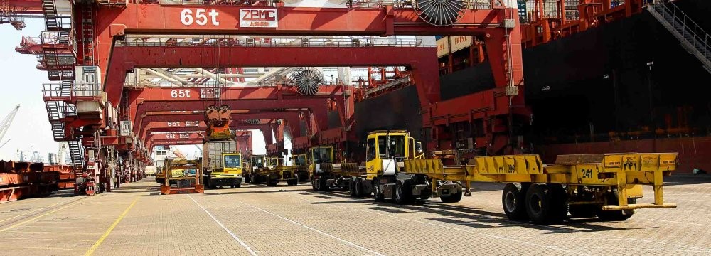 Iran Customs Adopts New Tactics to Fight Smuggling